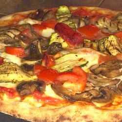 Bruno's Pizza - Pizza Vegetarier mit frischen Gemüse vom Wochenmarkt.