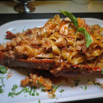 La Famiglia - Fettuccine Langosta ($350) - Pizza Near Me - Playa del Carmen, ROO La Famiglia - Fettuccine Langosta ($350) - Pizza Near Me - Playa del Carmen, ROO