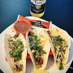 TJ's Roundabout - Steak tacos