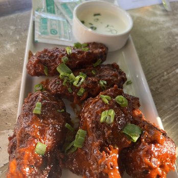Bacari W 3rd - Chipotle Chicken Wings - Breakfast & Brunch Near Me - Los Angeles, California