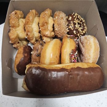 Susan's Donuts - 9-4-24. One dozen donuts - Donuts Near Me - Sunnyvale, California Susan's Donuts - 9-4-24. One dozen donuts - Donuts Near Me - Sunnyvale, California