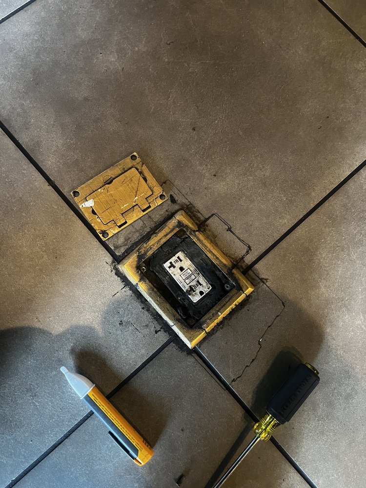 Slide of Jessthenater Electric