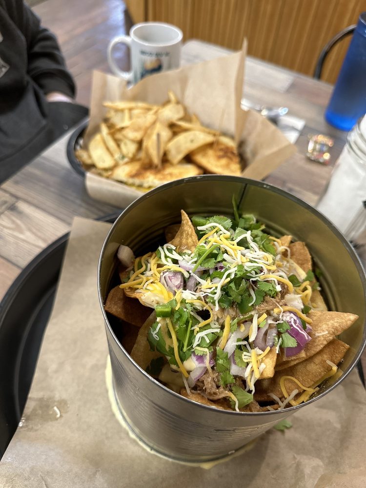 BIG FOOT EATS & MARKET Updated April 2024 40 Photos 12235 La