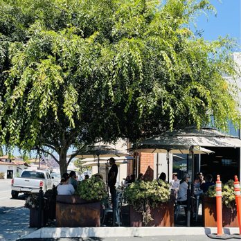 Handlebar Coffee Roasters - Outdoor seating is inviting - Coffee Roasteries Near Me - Santa Barbara, California