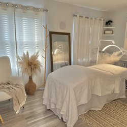 The Be Spa - Our cozy treatment rooms!