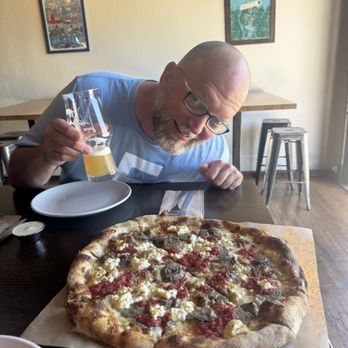 The Wheel Apizza Pub - Meatball pizza - Pizza Near Me - Eugene, Oregon The Wheel Apizza Pub - Meatball pizza - Pizza Near Me - Eugene, Oregon