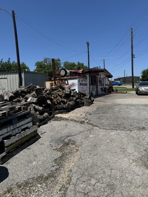 Meshack's Bar-B-Que by null