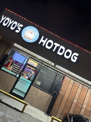 YoYo's Hotdog by null