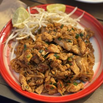 Degthai - CLASSIC PAD THAI - Thai Near Me - Nashville, Tennessee Degthai - CLASSIC PAD THAI - Thai Near Me - Nashville, Tennessee