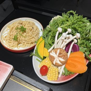 Chi Chicken - Egg noodles and Mushroom combo (comes with the coconut chicken combo) - Hot Pot Near Me - Long Island City, New York
