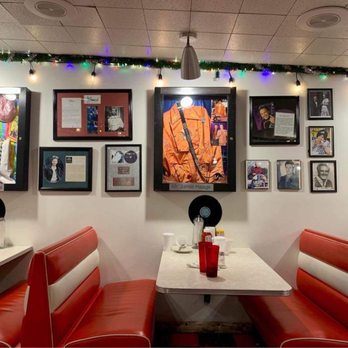Mel's Hard Luck Diner - Inside decor - Diners Near Me - Branson, Missouri Mel's Hard Luck Diner - Inside decor - Diners Near Me - Branson, Missouri