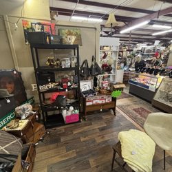 Digger's Antiques & Uniques