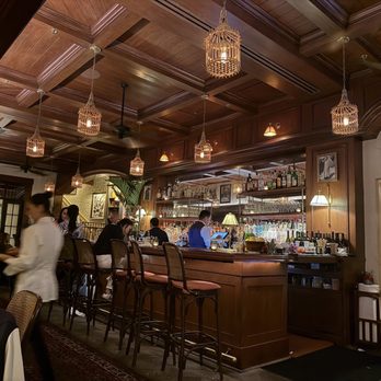 Le Colonial - Bar area - Vietnamese Near Me - Chicago, Illinois