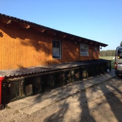 Hundeschule Waldviertel Mitte - Schattige Hundeboxen