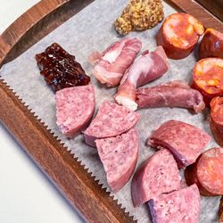 The Melting Pot - Charcuterie Board |Instagram @restaurant_aholic