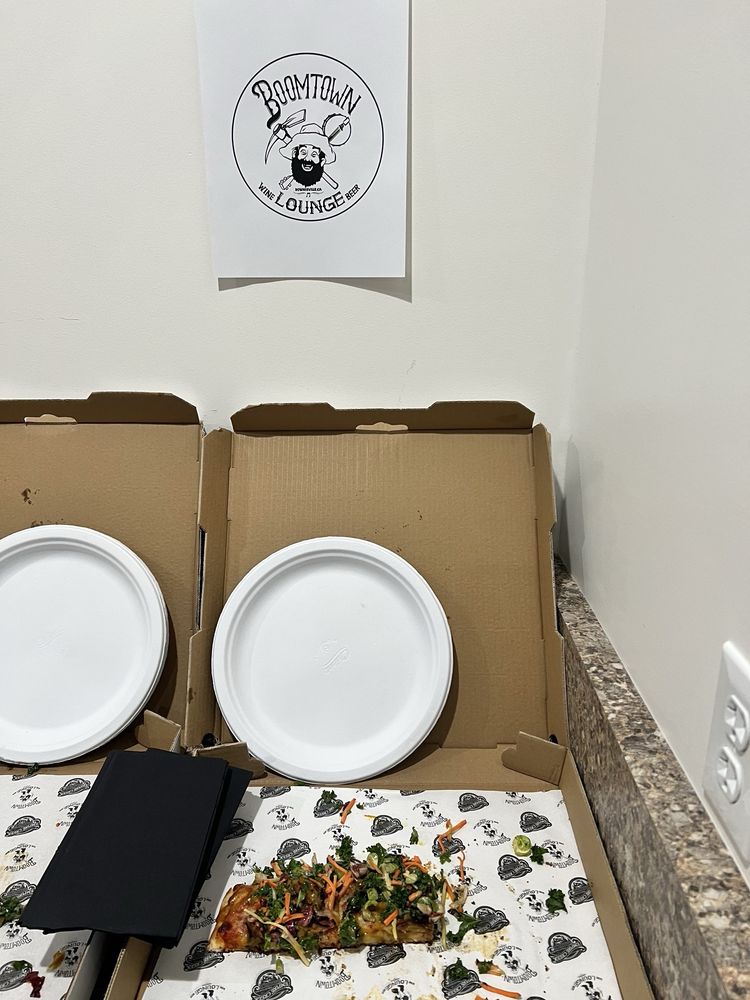 Boomtown Lounge Logo