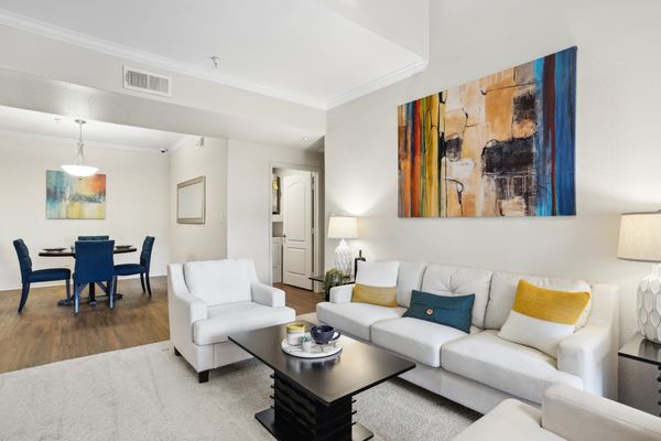 La Ventura Apartments by null