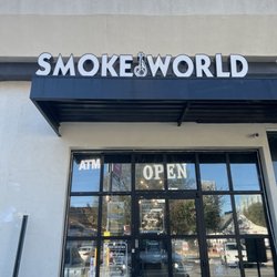 Smoke World - Front entrance