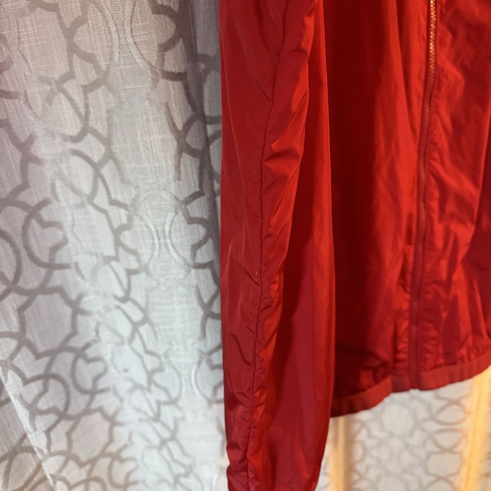 Red Carpet Tailor - Preston center - Other side repaired seam. - Sewing & Alterations Near Me - Dallas, Texas Red Carpet Tailor - Preston center - Other side repaired seam. - Sewing & Alterations Near Me - Dallas, Texas