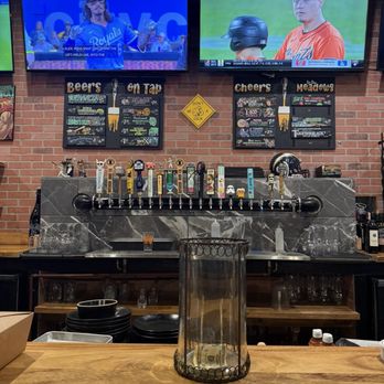 Side Yard Public House - Sports Bars Near Me - Escondido, California Side Yard Public House - Sports Bars Near Me - Escondido, California