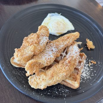 Wafflelicious - Chicken & Waffle- added an egg - Waffles Near Me - New Braunfels, Texas