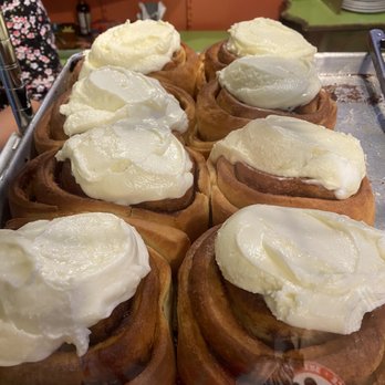 Kihei Caffe - Cinnamon buns - Hawaiian Near Me - Kihei, Hawaii