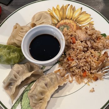 Himalayan Kitchen - Chicken fried rice is delicious! - Himalayan/Nepalese Near Me - Smyrna, Georgia