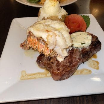 Coppola's East - Italian Near Me - New York, New York