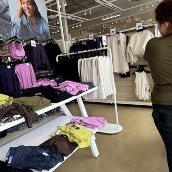 Old Navy - Women's Clothing Near Me - Greensboro, North Carolina Old Navy - Women's Clothing Near Me - Greensboro, North Carolina