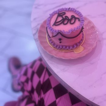 Pink & Boujee - Yummy cake! - Mexican Near Me - Los Angeles, California
