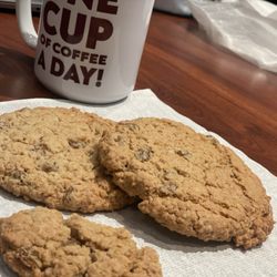 David Grant Medical Center Cafeteria - Oatmeal raisin cookie