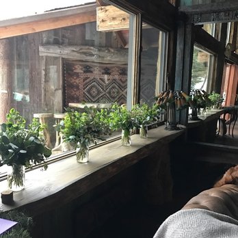 Flowers On Main - Perfect flowers for a cabin wedding reception!! - Florists Near Me - Lehi, Utah