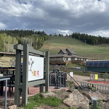 El Jefe - View of patio and mountain - Mexican Near Me - Angel Fire, New Mexico