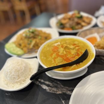 The Basil - Yellow Chicken Curry - Thai Near Me - Long Beach, California The Basil - Yellow Chicken Curry - Thai Near Me - Long Beach, California