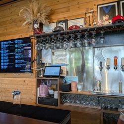 Mountains Walking Brewery & Pub - Digital order board and taps