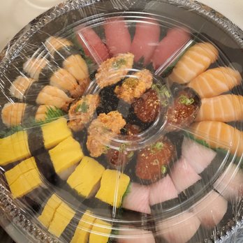 Ahi & Vegetable - Ala Moana - C09 Sushi Platter - Poke Near Me - Honolulu, Hawaii Ahi & Vegetable - Ala Moana - C09 Sushi Platter - Poke Near Me - Honolulu, Hawaii
