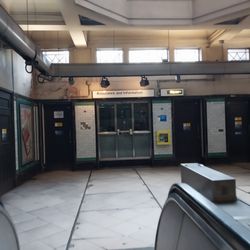 Clapham South Station - Concourse