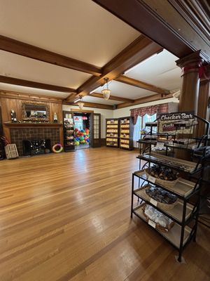 Hebert Candies & Gifts by null