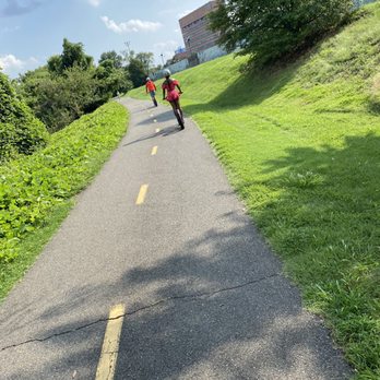 BiPartisan Tour Company - Riding down the trail with our awesome guide leading the way. Made to Old Town from Crystal City in a lit 15 mins! - Scooter Tours Near Me BiPartisan Tour Company - Riding down the trail with our awesome guide leading the way. Made to Old Town from Crystal City in a lit 15 mins! - Scooter Tours Near Me