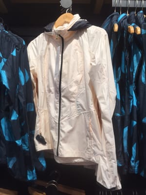 lululemon by null