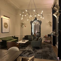 Kimpton Gray Hotel - Lounge area on level 2 around the corner of lobby