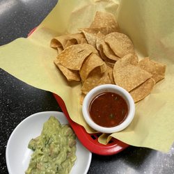 Senor Burrito - Complimentary chips and guac