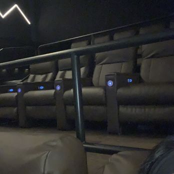 Emagine Willow Creek - Cinema Near Me - Minneapolis, Minnesota