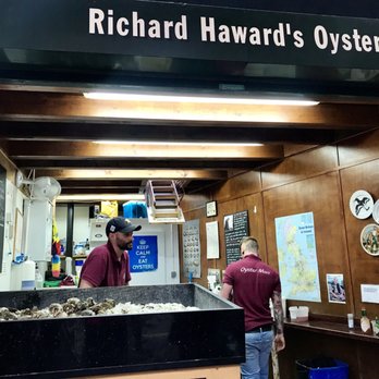 Richard Haward's Oysters - Front view - Seafood Markets Near Me - London, XGL Richard Haward's Oysters - Front view - Seafood Markets Near Me - London, XGL