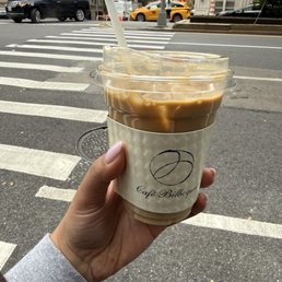 Iced vanilla latte