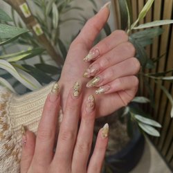 MOI Nails By Spring