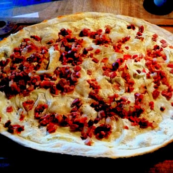 Das Campus - Totally tasty genuine Alsatian Flammkuchen - Bars Near Me - Vienna, 9