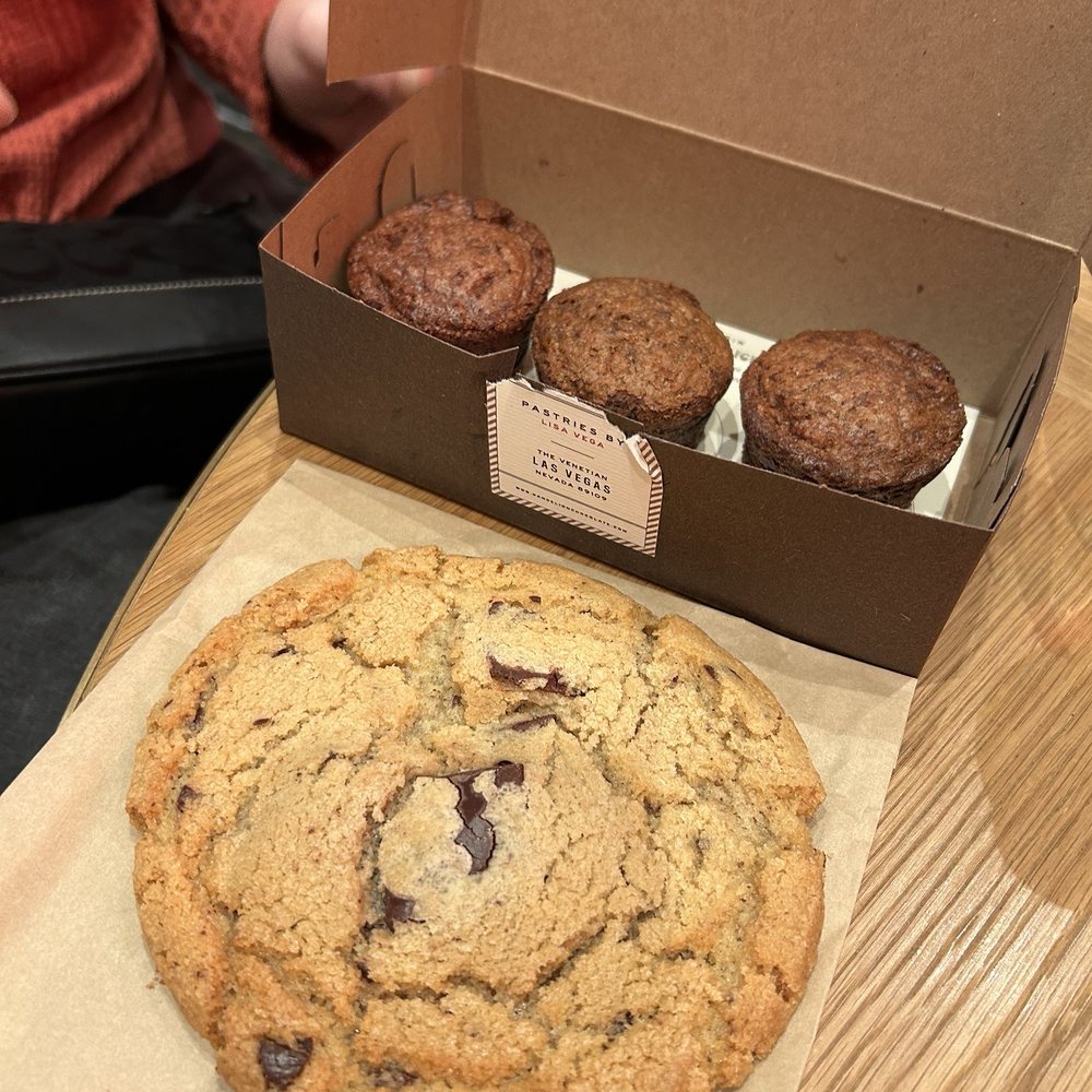 Dandelion Chocolate - Brownie flight and chocolate chip cookie - Chocolatiers & Shops Near Me - Las Vegas, Nevada