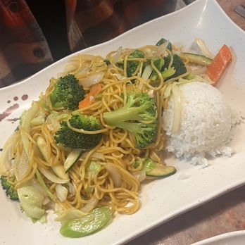 Rainier Teriyaki - M6. Vegetable Chow Mein - Japanese Near Me - Seattle, Washington