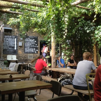 Three Speed - 3 Speed Patio in the Summer Time - Bars Near Me - Toronto, Ontario Three Speed - 3 Speed Patio in the Summer Time - Bars Near Me - Toronto, Ontario